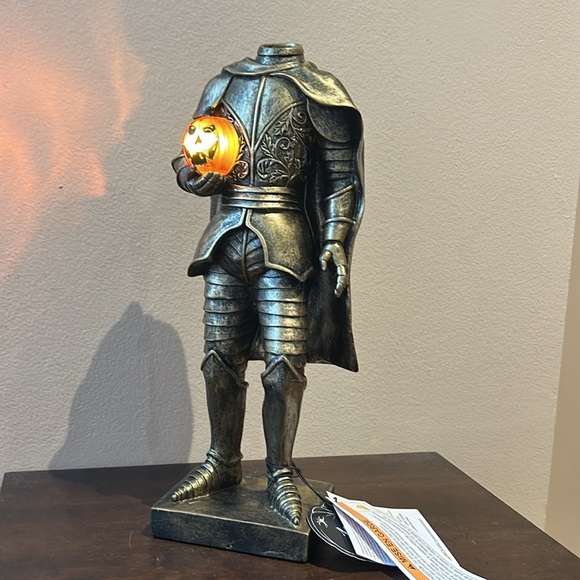 Halloween 14.5” Martha Stewart Headless Horseman Knight LED Light Up Statue - Picture 4 of 4